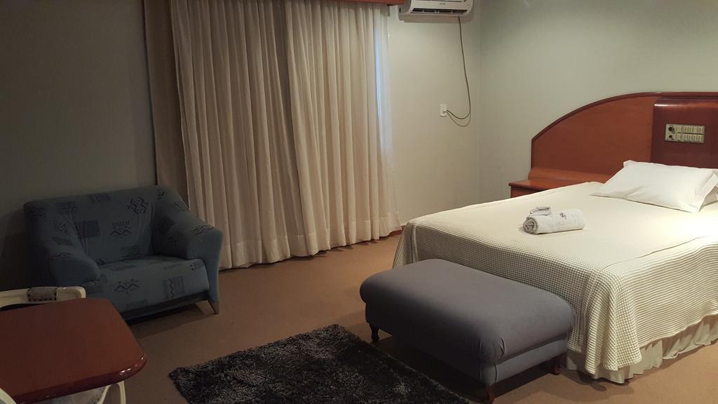 Cristal Executive Hotel Francisco Beltrão Zimmer foto